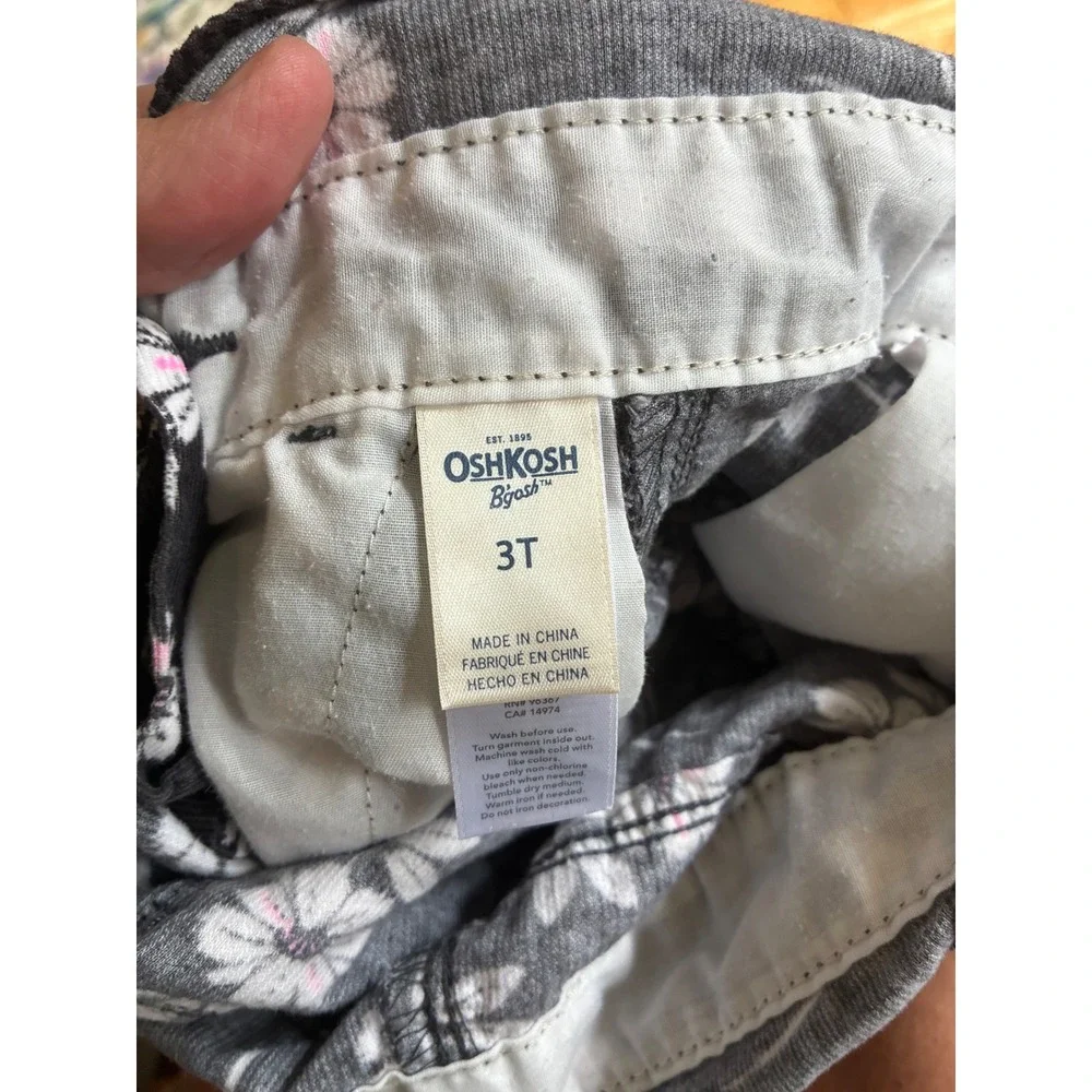 OshKosh B'gosh Toddler Girls 3T Black Floral Corduroy Overalls Daisy Print
